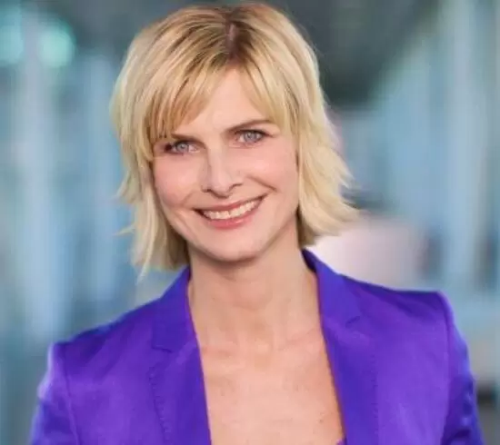 Ella anouk hahlweg